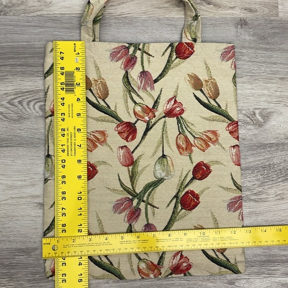 Vintage Floral Tulip Tapestry Tan Multicolor Open Top Tote Bag Approx 15" X "13" - Picture 6 of 6